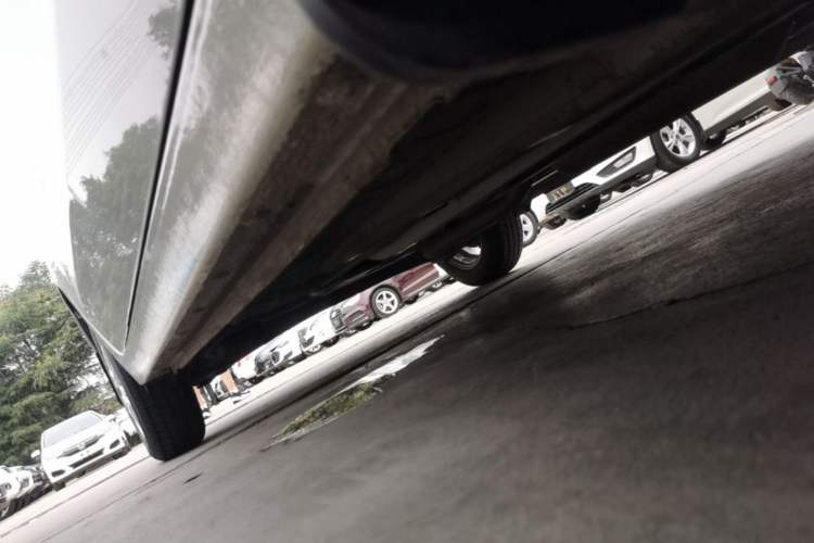 Used Chevrolet Lova RV 2016 1.5L Automatic Comfort Edition Right Side Sill