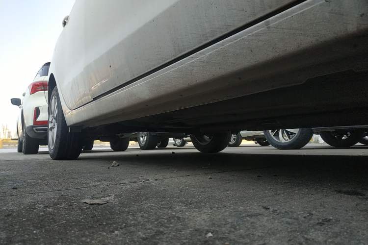 Used Chevrolet Lova RV 2016 1.5L Automatic Smart Drive Edition Right Side Sill