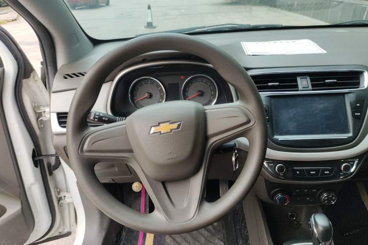 Used Chevrolet Lova RV 2016 1.5L Automatic Comfort Edition Steering Wheel