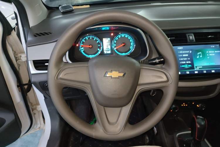 Used Chevrolet Lova RV 2016 1.5L Automatic Comfort Edition Steering Wheel