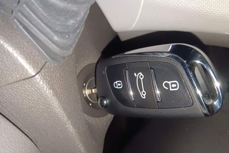 Used Chevrolet Lova RV 2016 1.5L Automatic Comfort Edition Vehicle Key