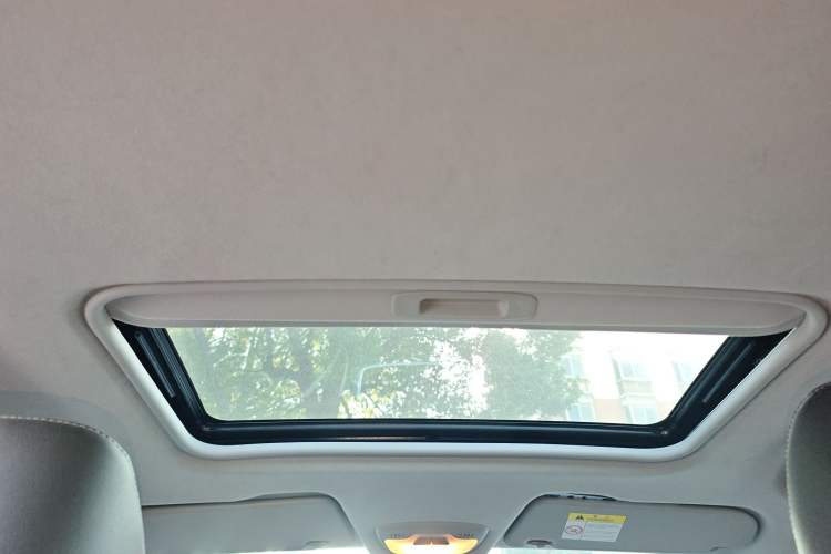 Used Chevrolet Lova RV 2016 1.5L Automatic FunDrive Edition Headliner