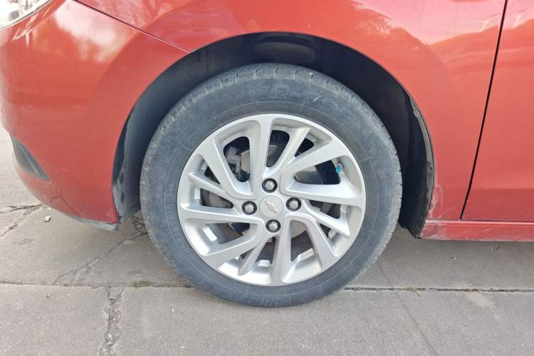 Used Chevrolet Lova RV 2016 1.5L Automatic FunDrive Edition Left Front Wheel Hub