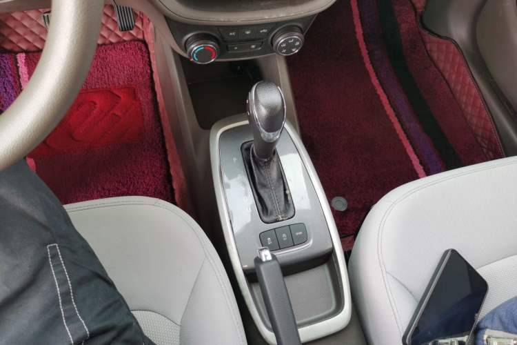 Used Chevrolet Lova RV 2018 1.5L Automatic Comfort Edition Gear Lever