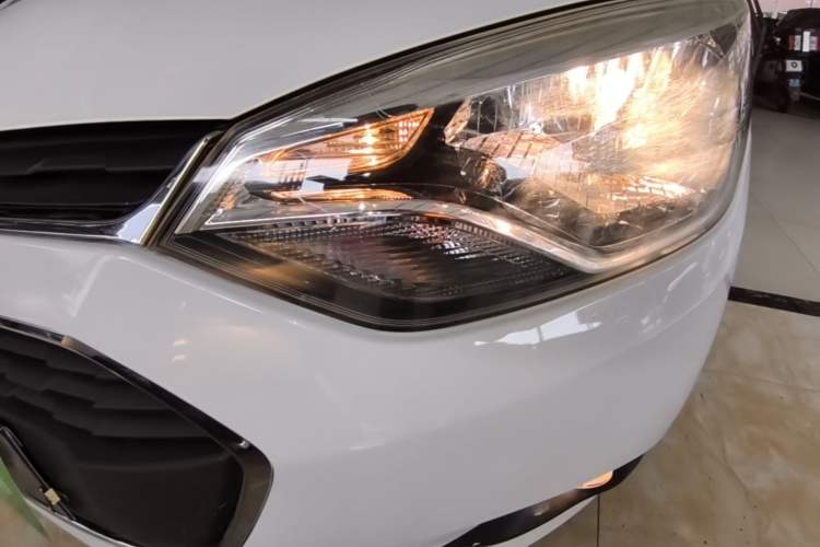 Used Chevrolet Lova RV 2018 1.5L Automatic Smart Drive Model Left Front Headlight