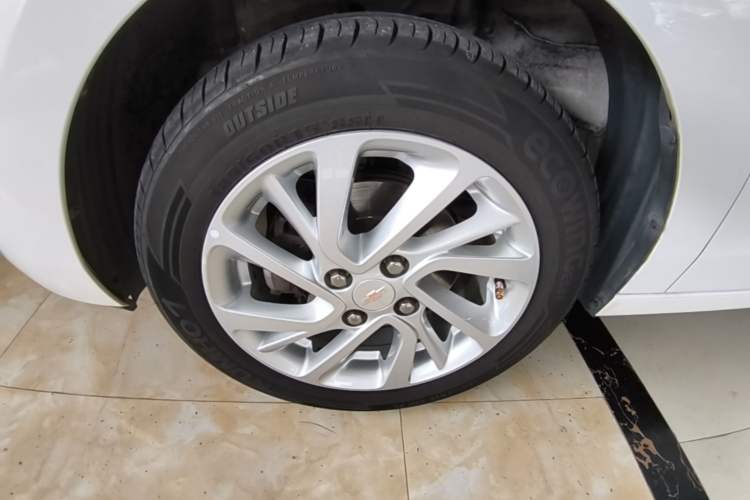 Used Chevrolet Lova RV 2018 1.5L Automatic Smart Drive Model Left Front Wheel Hub