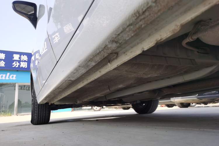 Used Chevrolet Lova RV 2018 1.5L Automatic Comfort Edition Left Side Sill