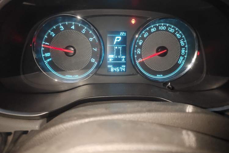 Used Chevrolet Lova RV 2018 1.5L Automatic Comfort Edition Odometer Close Up