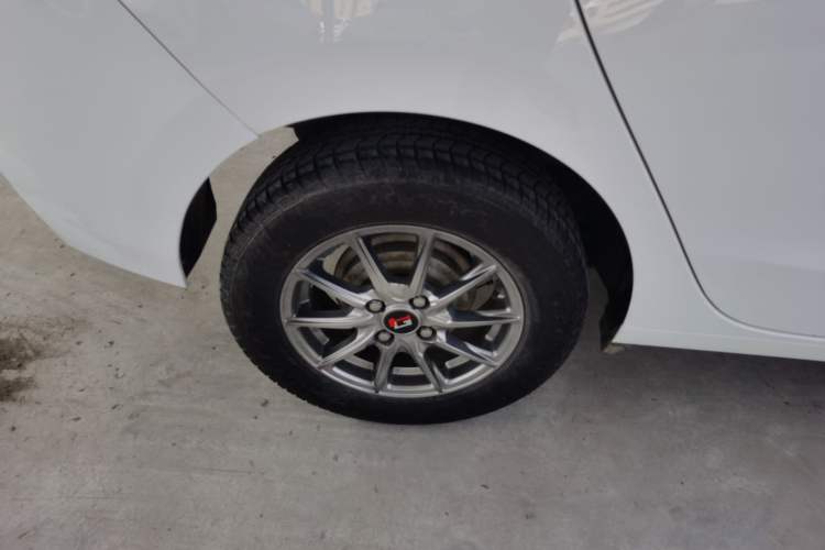 Used Chevrolet Lova RV 2018 1.5L Automatic Comfort Edition Right Rear Wheel Hub