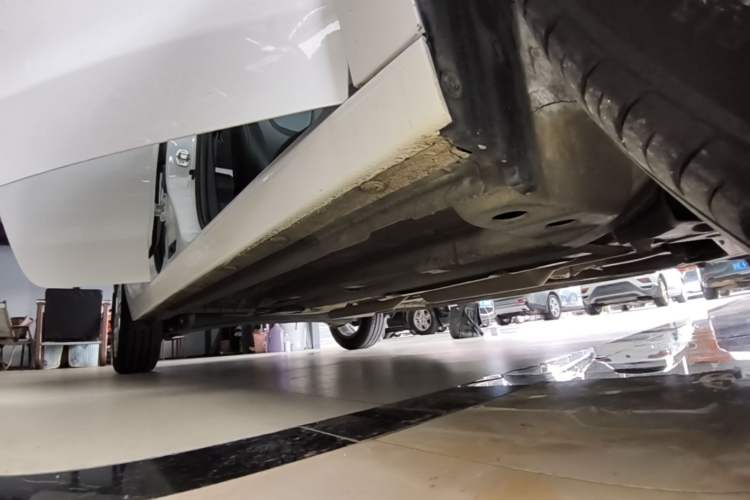 Used Chevrolet Lova RV 2018 1.5L Automatic Smart Drive Model Right Side Sill
