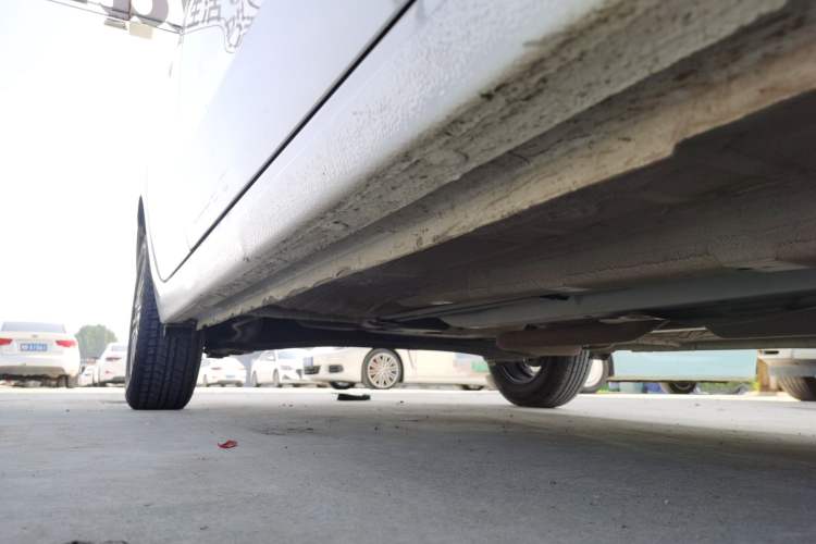 Used Chevrolet Lova RV 2018 1.5L Automatic Comfort Edition Right Side Sill