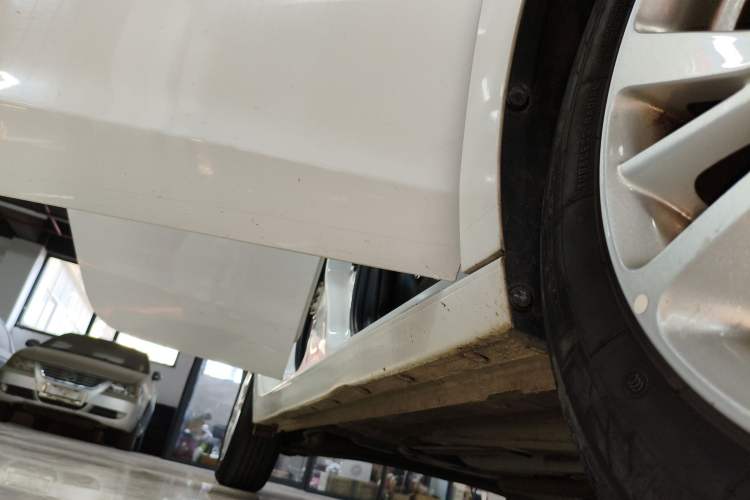 Used Chevrolet Lova RV 2018 1.5L Automatic Smart Drive Model Right Side Sill
