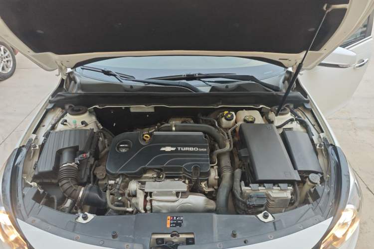 Used Chevrolet Malibu 2018 530T Automatic Fashion Edition Engine Bay