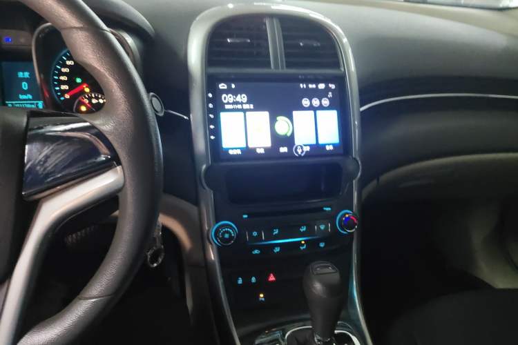 Used Chevrolet Malibu 2014 2.0L Automatic Comfort Edition Audio And AC Panel