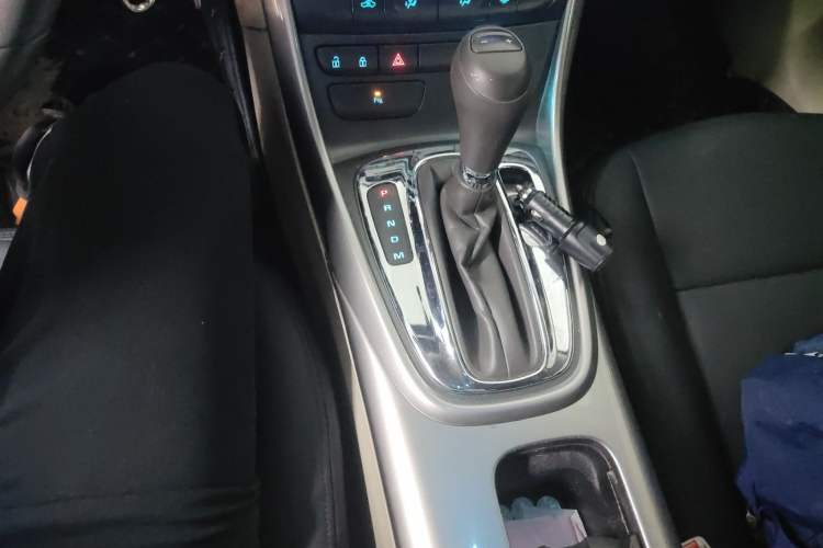 Used Chevrolet Malibu 2014 2.0L Automatic Comfort Edition Gear Lever