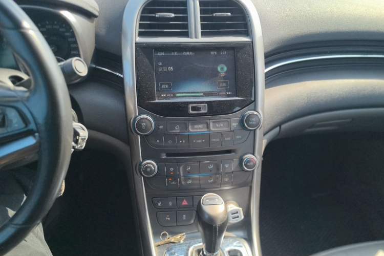 Used Chevrolet Malibu 2012 2.4L Automatic Luxury Edition Audio And AC Panel