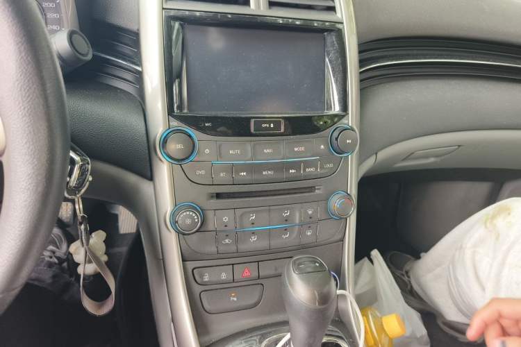Used Chevrolet Malibu 2012 2.0L Automatic Comfort Edition Audio And AC Panel