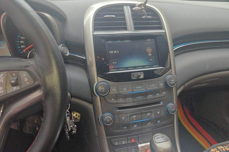 Used Chevrolet Malibu 2012 2.4L Automatic Luxury Edition Audio And AC Panel