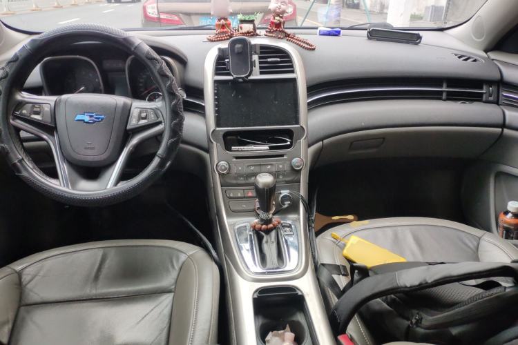 Used Chevrolet Malibu 2012 2.0L Automatic Luxury Edition Center Console