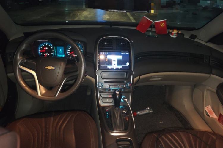 Used Chevrolet Malibu 2012 2.0L Automatic Comfort Edition Center Console