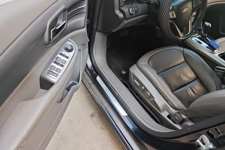 Used Chevrolet Malibu 2012 2.0L Automatic Luxury Edition Driver Seat