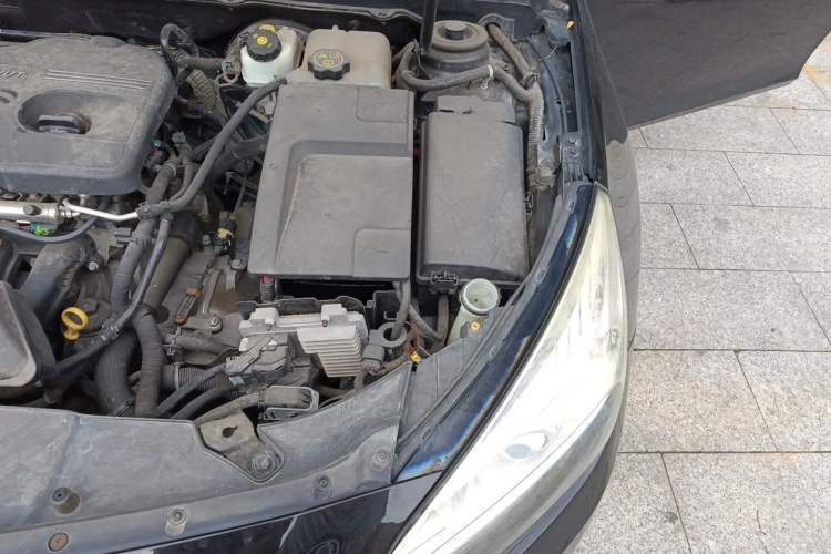 Used Chevrolet Malibu 2012 2.0L Automatic Luxury Edition Engine Bay Left