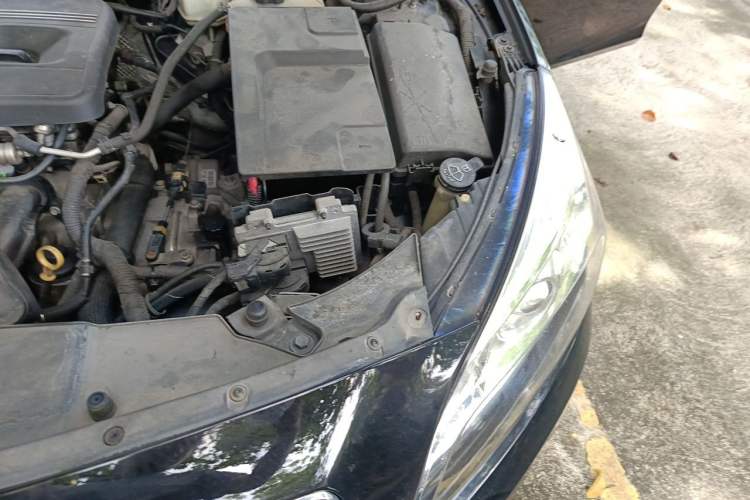 Used Chevrolet Malibu 2012 2.0L Automatic Luxury Edition Engine Bay Left