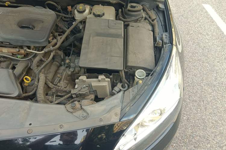 Used Chevrolet Malibu 2012 2.0L Automatic Luxury Edition Engine Bay Left