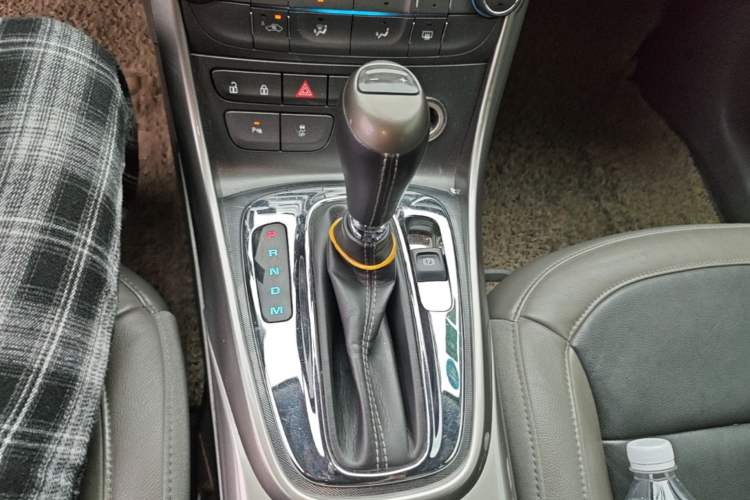 Used Chevrolet Malibu 2012 2.4L Automatic Luxury Edition Gear Lever