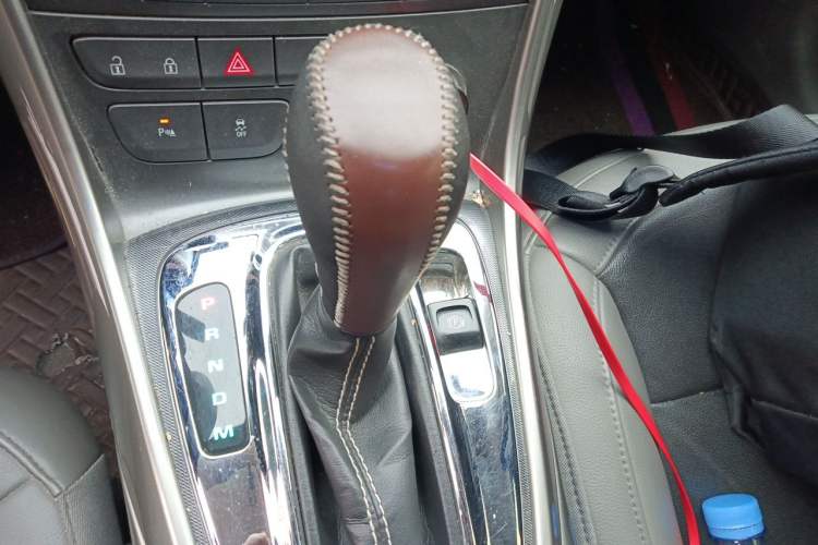 Used Chevrolet Malibu 2012 2.0L Automatic Luxury Edition Gear Lever