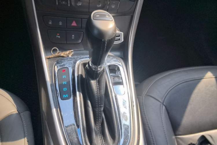 Used Chevrolet Malibu 2012 2.4L Automatic Luxury Edition Gear Lever