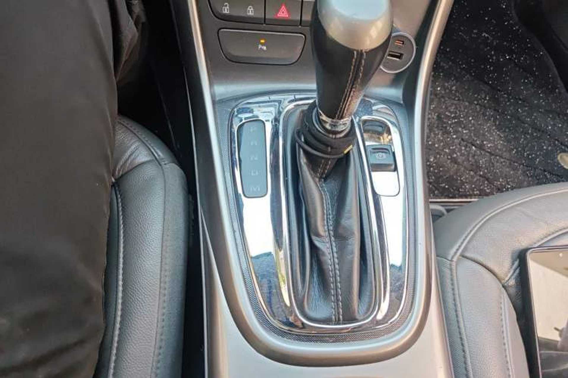 Used Chevrolet Malibu 2012 2.0L Automatic Luxury Edition Gear Lever