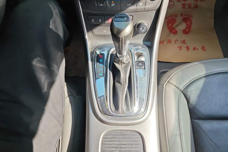 Used Chevrolet Malibu 2012 2.0L Automatic Luxury Edition Gear Lever
