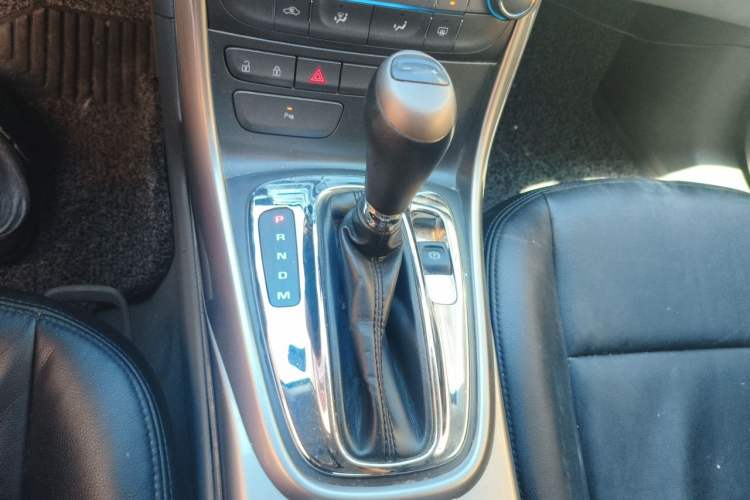 Used Chevrolet Malibu 2012 2.0L Automatic Comfort Edition Gear Lever