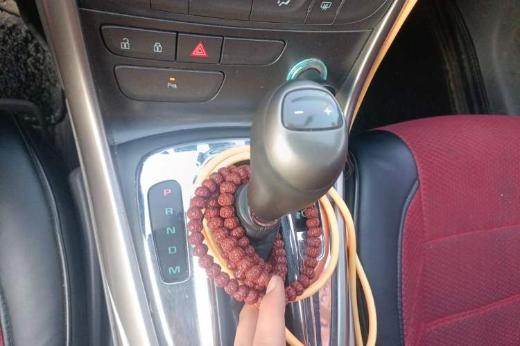 Used Chevrolet Malibu 2012 2.0L Automatic Comfort Edition Gear Lever