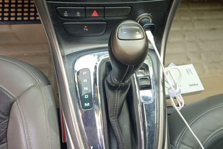 Used Chevrolet Malibu 2012 2.0L Automatic Luxury Edition Gear Lever