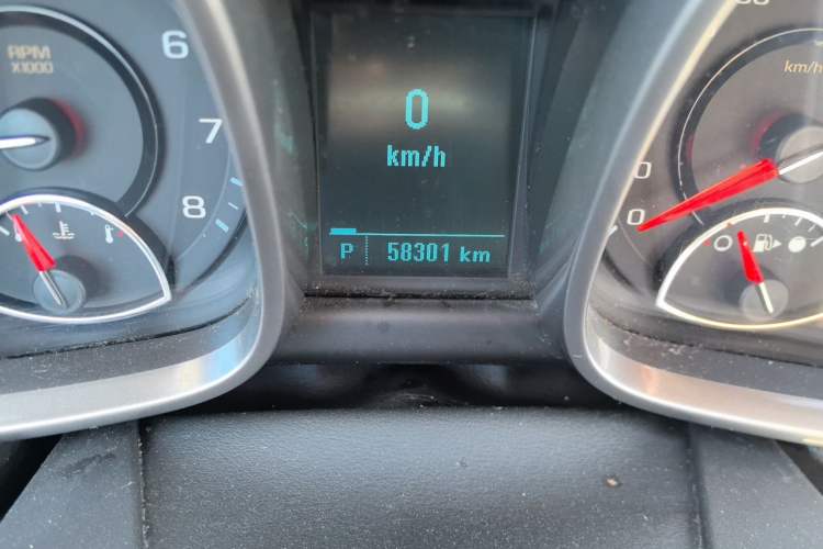 Used Chevrolet Malibu 2012 2.4L Automatic Luxury Edition Odometer Close Up