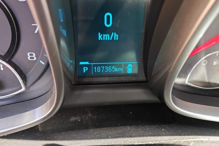 Used Chevrolet Malibu 2012 2.0L Automatic Luxury Edition Odometer Close Up