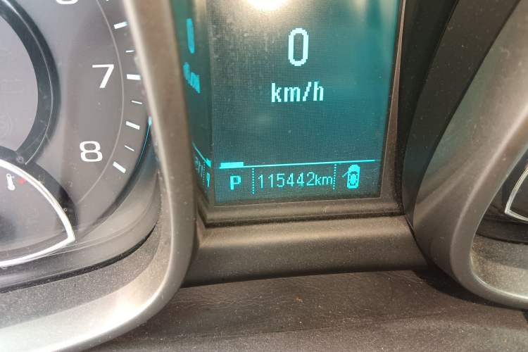 Used Chevrolet Malibu 2012 2.0L Automatic Luxury Edition Odometer Close Up