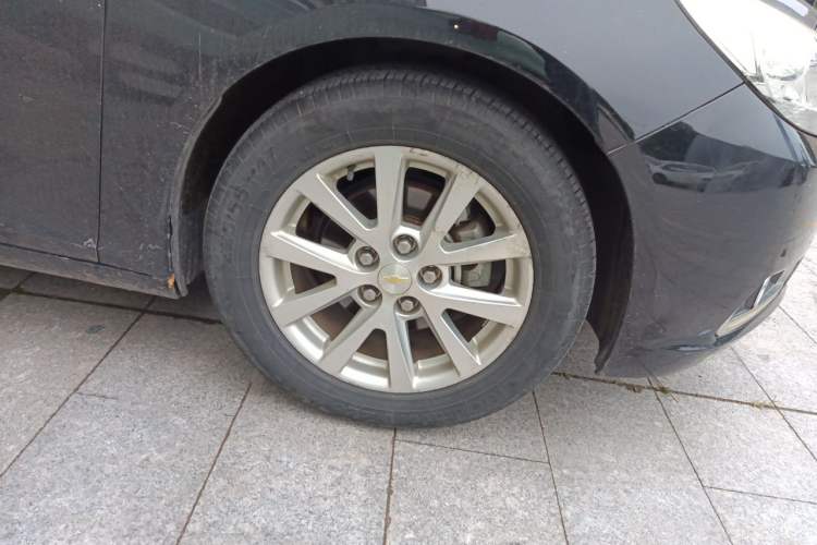Used Chevrolet Malibu 2012 2.0L Automatic Luxury Edition Right Front Wheel Hub