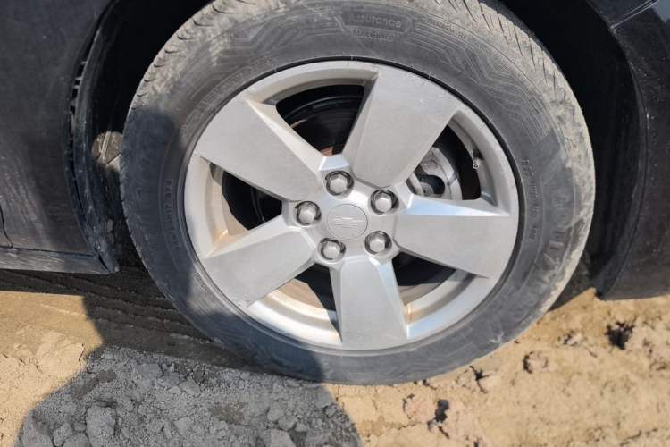 Used Chevrolet Malibu 2012 2.4L Automatic Luxury Edition Right Front Wheel Hub