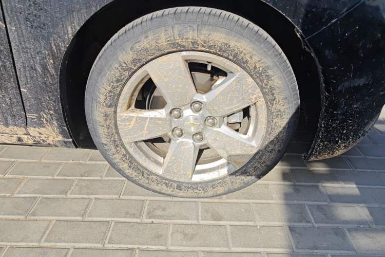 Used Chevrolet Malibu 2012 2.0L Automatic Luxury Edition Right Front Wheel Hub