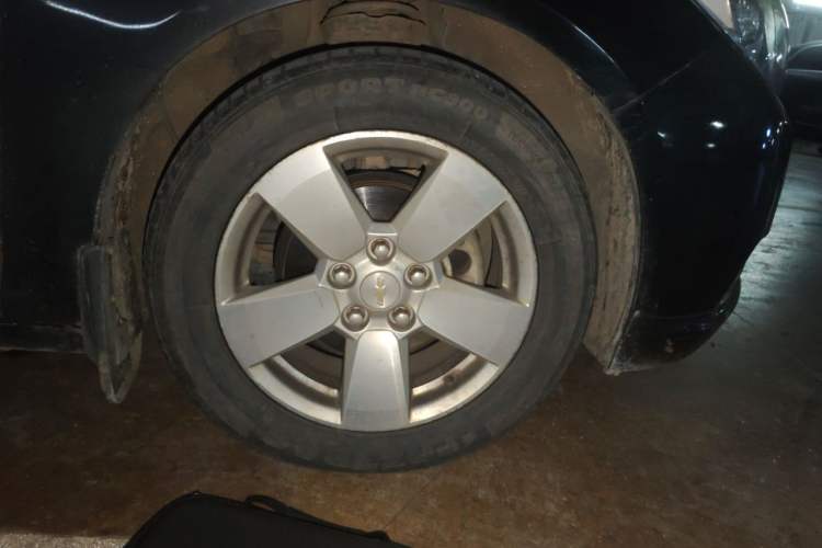 Used Chevrolet Malibu 2012 2.0L Automatic Comfort Edition Right Front Wheel Hub