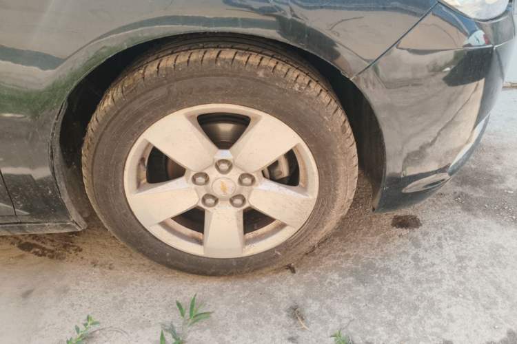 Used Chevrolet Malibu 2012 2.0L Automatic Comfort Edition Right Front Wheel Hub