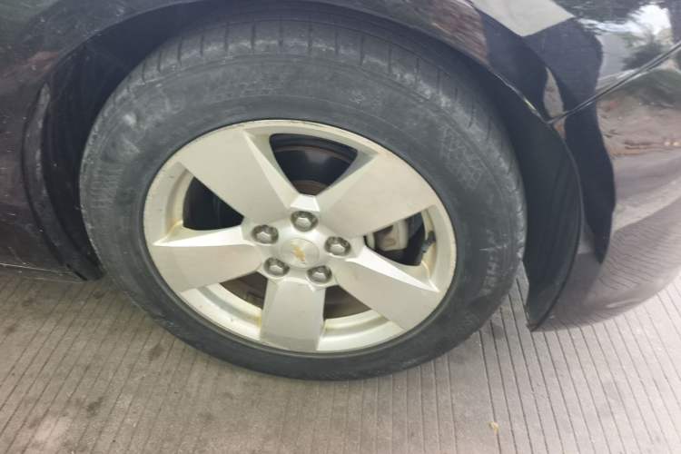 Used Chevrolet Malibu 2012 2.0L Automatic Comfort Edition Right Front Wheel Hub