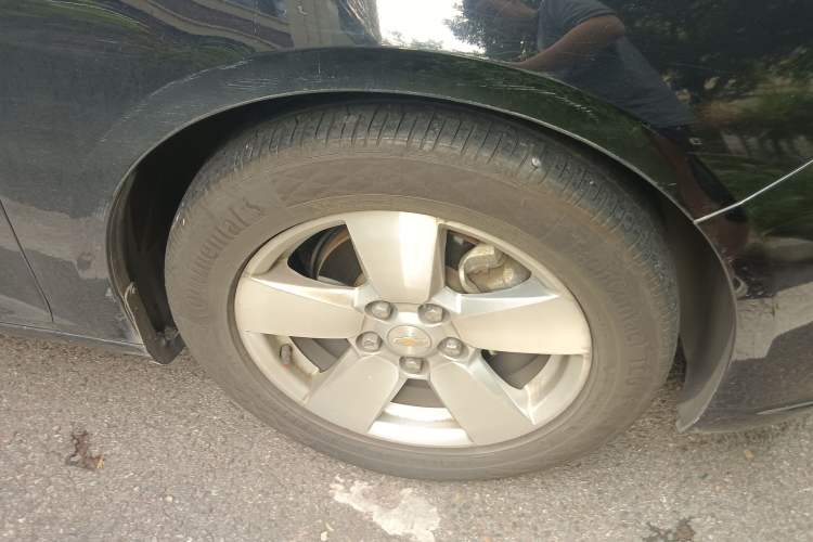 Used Chevrolet Malibu 2012 2.0L Automatic Luxury Edition Right Front Wheel Hub
