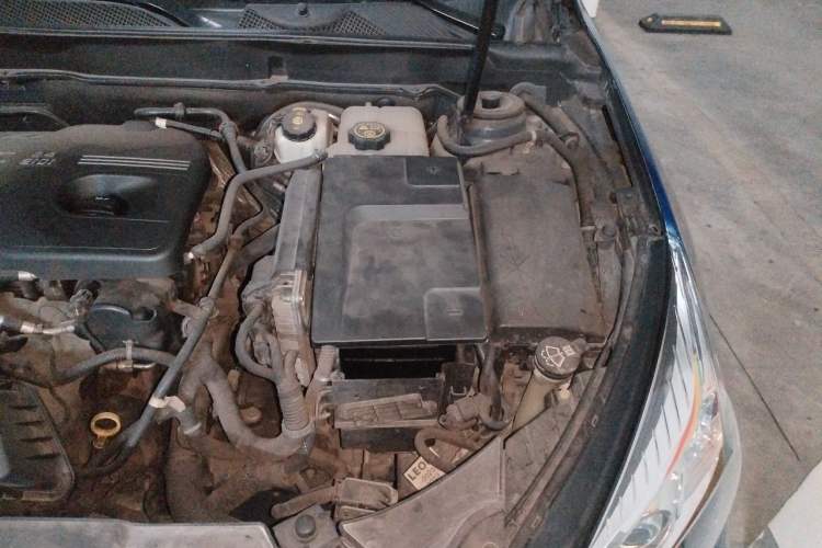 Used Chevrolet Malibu 2012 2.4L Automatic Luxury Edition Engine Bay Left