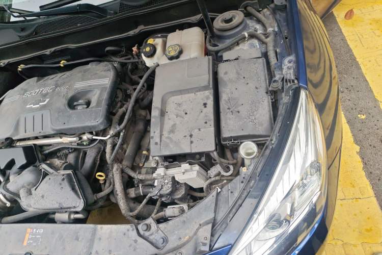 Used Chevrolet Malibu 2012 2.0L Automatic Luxury Edition Engine Bay Left