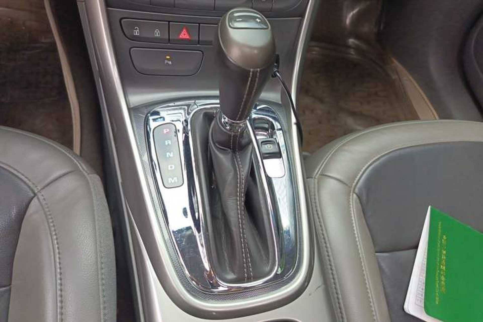 Used Chevrolet Malibu 2012 2.0L Automatic Luxury Edition Gear Lever
