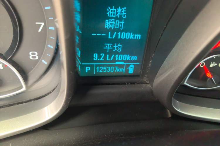 Used Chevrolet Malibu 2012 2.0L Automatic Luxury Edition Odometer Close Up